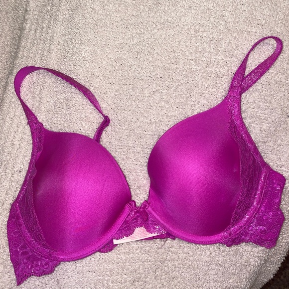 Victoria’s Secret Bra In Magenta - Picture 1 of 6